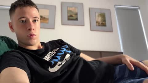 Snapshot of alexwos chatting on February 4, 2026, 7:03 am Alex online show from February 4, 2026, 7:03 am