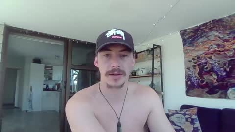 Snapshot of alexx1169 chatting on January 2, 2025, 2:22 am Alex online show from January 2, 2025, 2:22 am