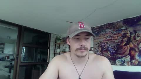 Snapshot of alexx1169 chatting on January 19, 2025, 1:32 am Alex online show from January 19, 2025, 1:32 am