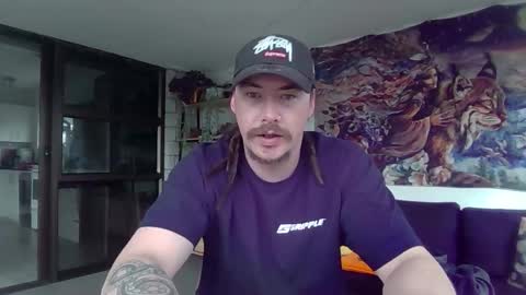 Snapshot of alexx1169 chatting on October 18, 2025, 3:20 am Alex online show from October 18, 2025, 3:20 am