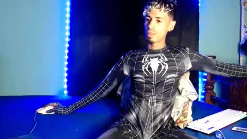 Snapshot of alexx_1214 chatting on November 5, 2025, 2:44 am Alexx online show from November 5, 2025, 2:44 am