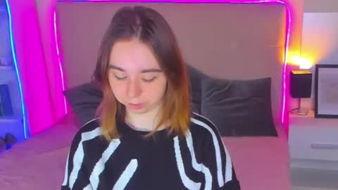 AlexxisSky online show from December 19, 2024, 7:29 am