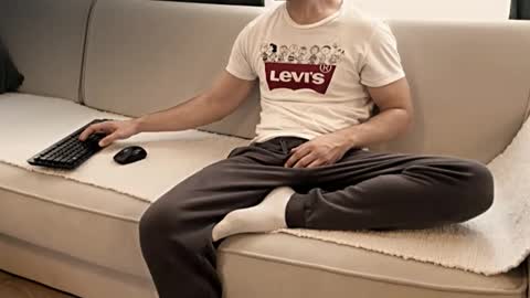 Snapshot of alfadreamer0011 chatting on January 13, 2026, 11:26 am alfadreamer0011 online show from January 13, 2026, 11:26 am