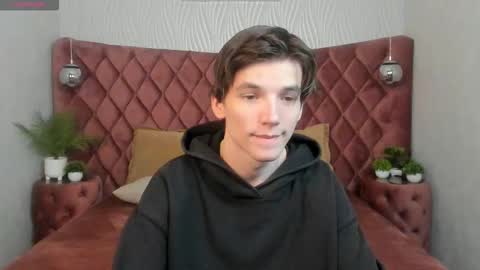 Snapshot of alfred_joness chatting on October 17, 2025, 12:52 pm Alfred online show from October 17, 2025, 12:52 pm