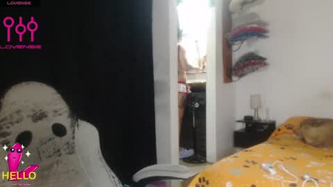 Snapshot of alguien_mas01 chatting on June 23, 2026, 7:39 am cami online show from June 23, 2026, 7:39 am