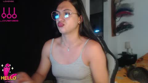 Snapshot of alguien_mas01 chatting on July 10, 2026, 9:23 am cami online show from July 10, 2026, 9:23 am