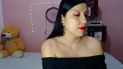 alixia online show from November 3, 2025, 9:16 pm