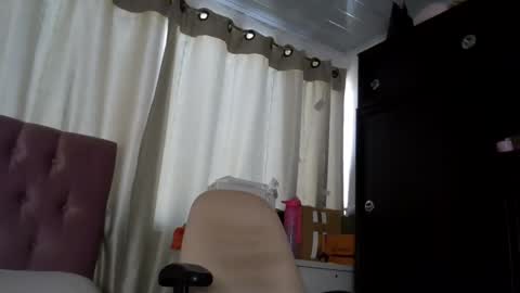 Snapshot of alia_lombardi chatting on December 5, 2024, 3:50 pm Alia      Anjali  online show from December 5, 2024, 3:50 pm