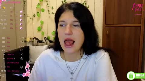 Snapshot of alianna_solo_kiss chatting on September 17, 2025, 5:31 am Alianna online show from September 17, 2025, 5:31 am