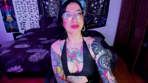 Snapshot of alice666f chatting on May 17, 2026, 3:52 pm ALiCE ROSE online show from May 17, 2026, 3:52 pm