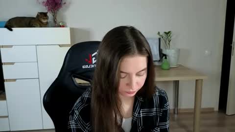 Alice online show from October 4, 2025, 7:01 pm