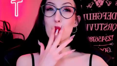 Snapshot of alice___mistress chatting on May 2, 2026, 1:05 pm Miss Alice online show from May 2, 2026, 1:05 pm