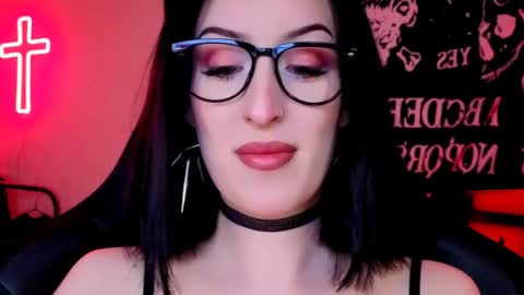Snapshot of alice___mistress chatting on May 19, 2026, 1:11 am Miss Alice online show from May 19, 2026, 1:11 am