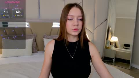 Snapshot of alice_charmy chatting on January 20, 2025, 5:04 am Alice in Wonderland online show from January 20, 2025, 5:04 am
