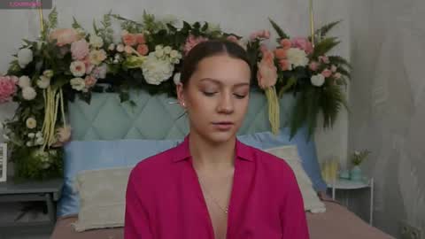 Snapshot of alice_charmy chatting on February 24, 2026, 5:22 pm Alice in Wonderland online show from February 24, 2026, 5:22 pm