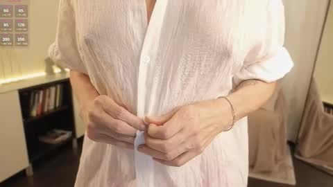 alice_eva online show from October 3, 2025, 12:24 pm