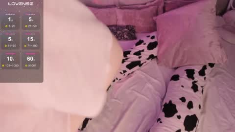 Snapshot of alice_kinky_girl chatting on April 2, 2026, 12:41 am Alice online show from April 2, 2026, 12:41 am