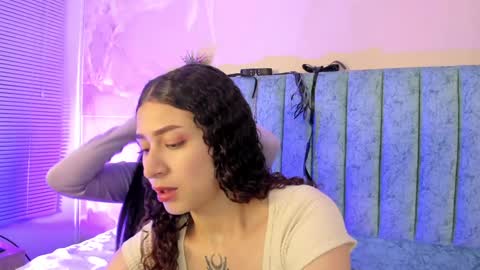 alice and amber online show from December 27, 2024, 4:04 am