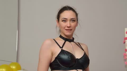 Snapshot of alice_munro chatting on February 22, 2025, 9:26 pm AliceMunro online show from February 22, 2025, 9:26 pm