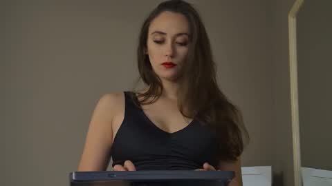 Snapshot of alice_munro chatting on October 1, 2025, 7:31 pm AliceMunro online show from October 1, 2025, 7:31 pm