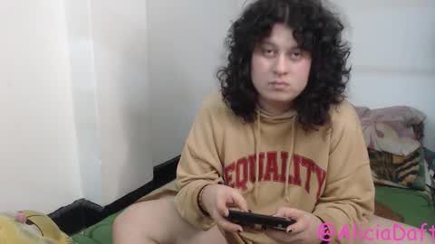 Alicia Aldara online show from March 25, 2026, 2:28 am