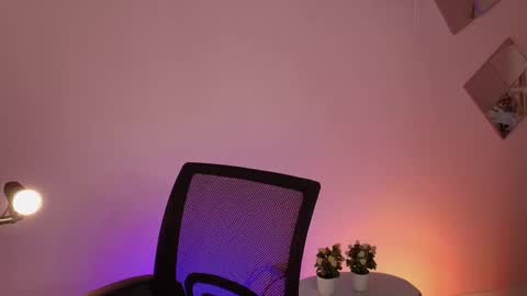 Snapshot of alice_steffen chatting on February 27, 2025, 5:13 am evedam online show from February 27, 2025, 5:13 am