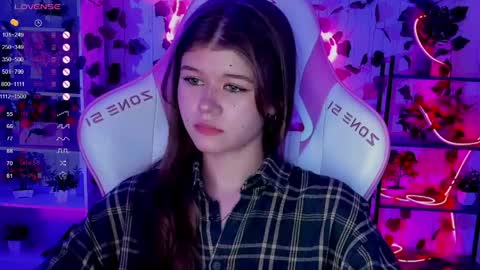 Snapshot of alice_tails chatting on May 25, 2026, 8:26 pm Alice online show from May 25, 2026, 8:26 pm