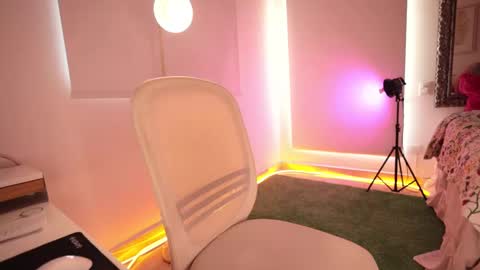 alicealberts online show from September 14, 2025, 9:47 pm