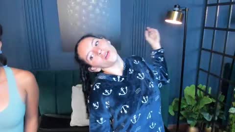 Snapshot of aliceandsia chatting on September 12, 2025, 3:06 am Alice and Asia online show from September 12, 2025, 3:06 am