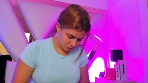 Snapshot of alicecruuz chatting on July 6, 2026, 12:02 pm AliceCruz online show from July 6, 2026, 12:02 pm