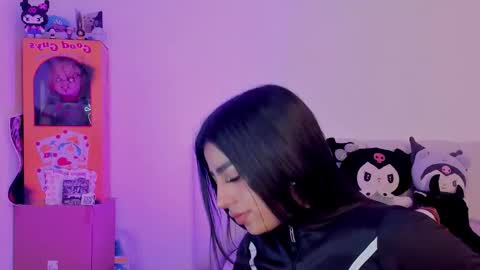 Alice  online show from December 19, 2025, 8:49 pm