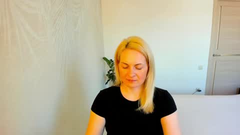 Snapshot of alicee__grace chatting on March 23, 2026, 7:56 am Alicee online show from March 23, 2026, 7:56 am