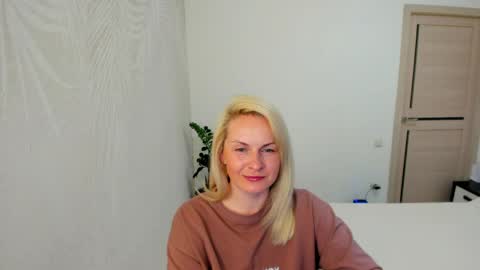 Snapshot of alicee__grace chatting on March 29, 2026, 7:14 pm Alicee online show from March 29, 2026, 7:14 pm
