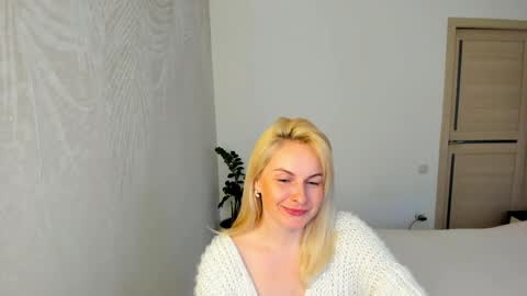 Snapshot of alicee__grace chatting on April 1, 2026, 12:39 pm Alicee online show from April 1, 2026, 12:39 pm