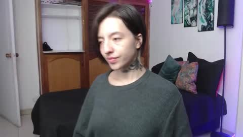 alicee_logan_ online show from November 28, 2025, 1:30 am