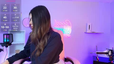 Snapshot of alicee_vixen chatting on October 13, 2025, 12:27 pm Alice online show from October 13, 2025, 12:27 pm