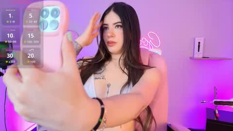 Snapshot of alicee_vixen chatting on October 15, 2025, 12:27 pm Alice online show from October 15, 2025, 12:27 pm