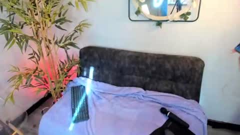Snapshot of alicee_vixen chatting on June 11, 2026, 12:36 pm Alice online show from June 11, 2026, 12:36 pm