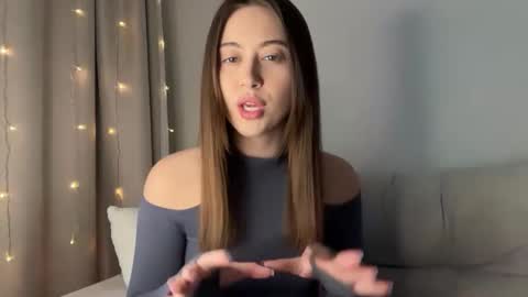 aliceinlustland online show from April 27, 2026, 12:36 pm