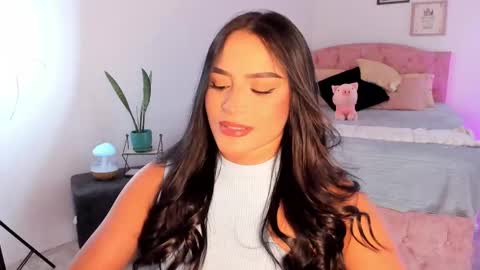 Snapshot of alicekiing_ chatting on February 4, 2026, 5:35 am ALICEKIING online show from February 4, 2026, 5:35 am