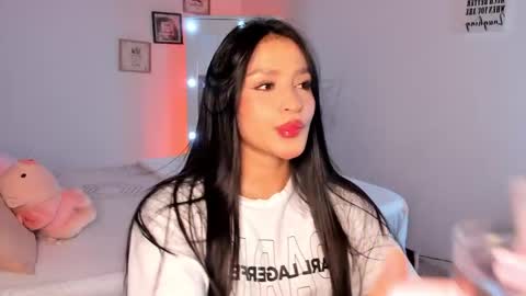 Snapshot of alicekiing_ chatting on May 6, 2026, 3:02 am ALICEKIING online show from May 6, 2026, 3:02 am