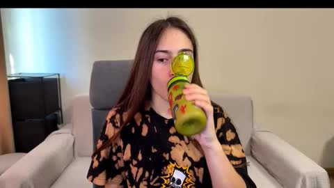 alicekollt online show from November 19, 2025, 9:20 am