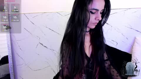 Snapshot of alicenoir_ chatting on December 8, 2024, 4:07 pm alicenoir_ online show from December 8, 2024, 4:07 pm