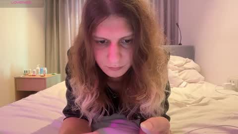 AlicePinkhead online show from April 3, 2026, 7:50 am