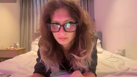 AlicePinkhead online show from April 23, 2026, 9:41 am
