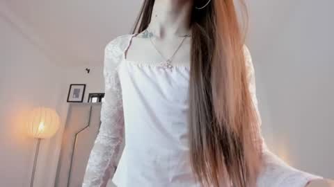 Snapshot of alicerosee___ chatting on August 5, 2026, 5:38 pm alicerosee___ online show from August 5, 2026, 5:38 pm