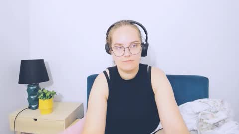 alicesensitive online show from October 11, 2025, 9:30 am