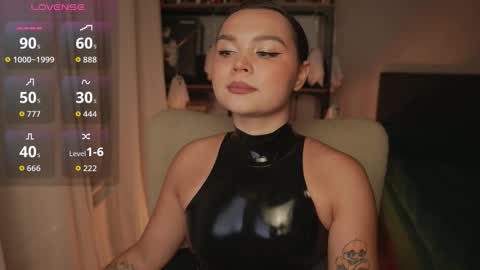 Alice online show from September 26, 2025, 7:29 pm