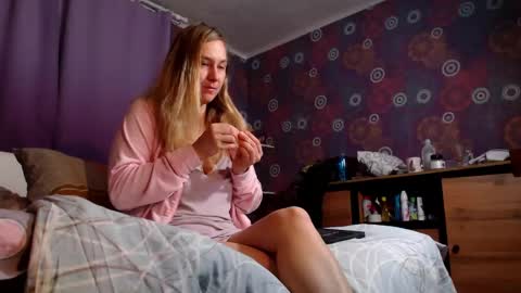 alicewetsquirt online show from February 16, 2025, 3:26 am