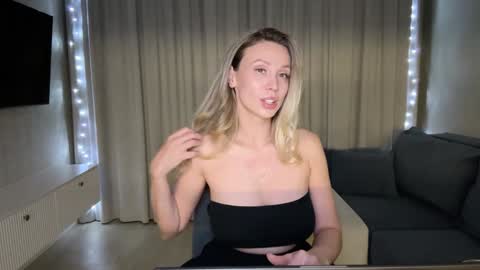 Alice online show from December 5, 2024, 7:38 pm